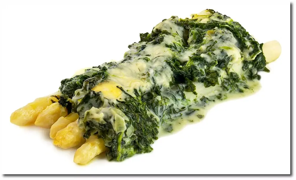Spargel im Spinatmantel